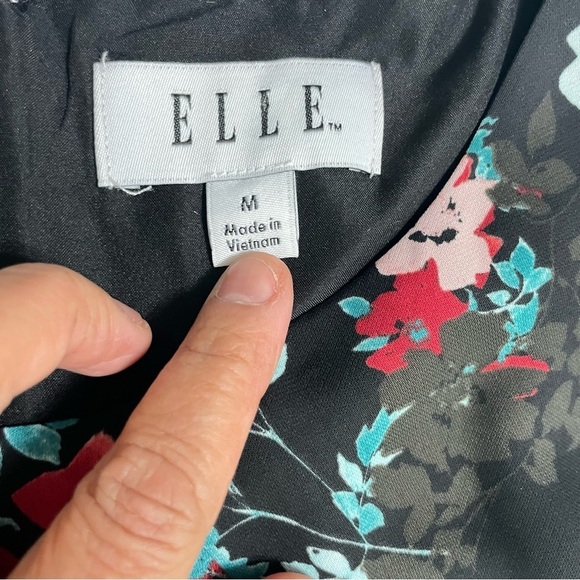 ELLE Aqua Floral
Print Pleated Fit & Flare Dress
Size M - Picture 9 of 14
